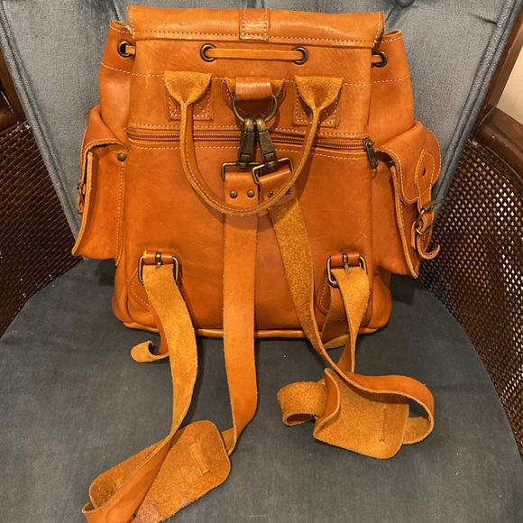 Grafea camel color leather backpack - Picture 4 of 12